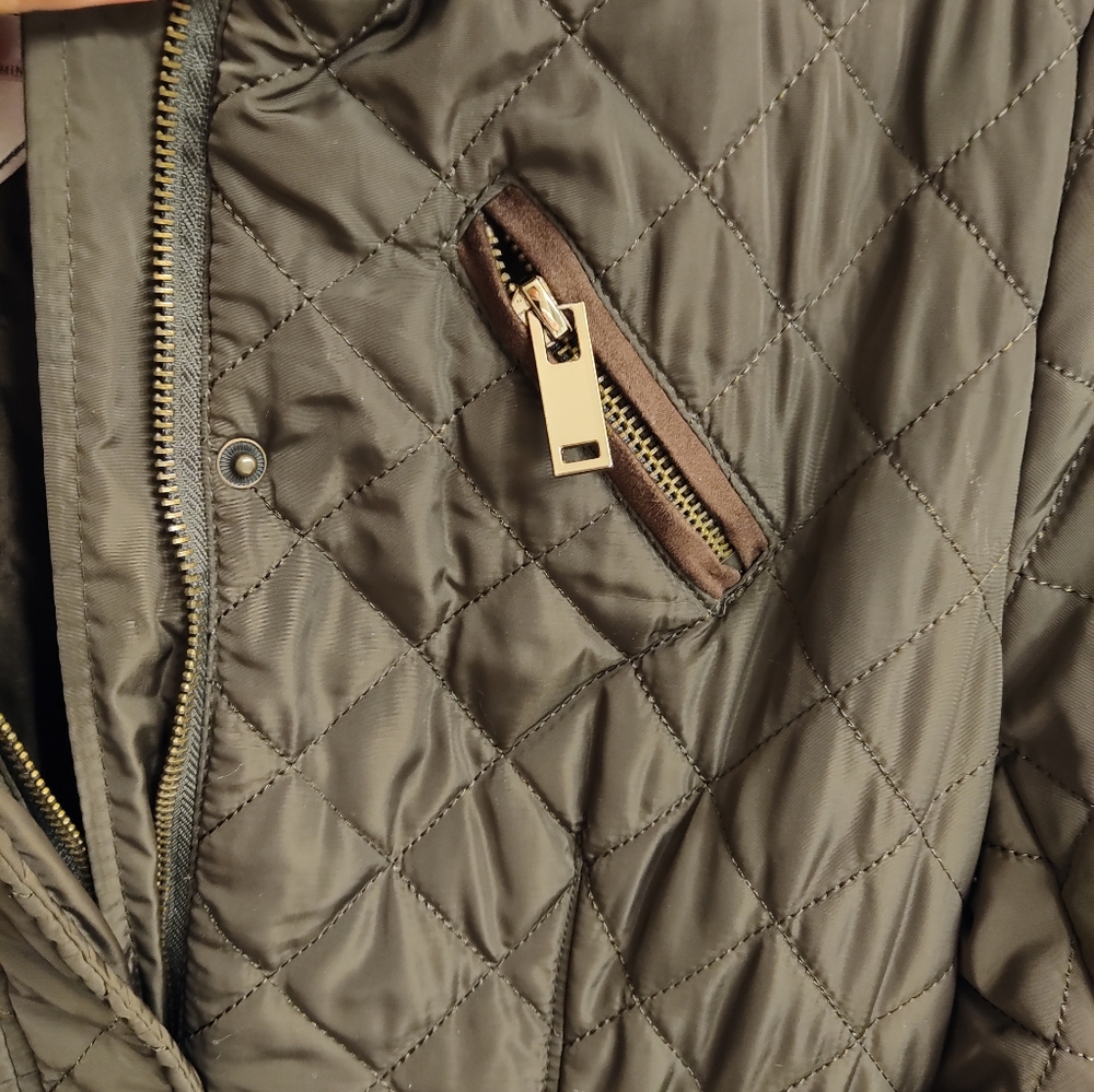 Quilted Long Puffer Jacket in Olive - Picture 3 of 6